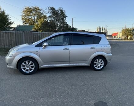 Серый Тойота Королла Версо, объемом двигателя 2 л и пробегом 285 тыс. км за 5200 $, фото 1 на Automoto.ua