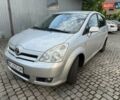 Сірий Тойота Королла Версо, об'ємом двигуна 2 л та пробігом 225 тис. км за 5100 $, фото 1 на Automoto.ua