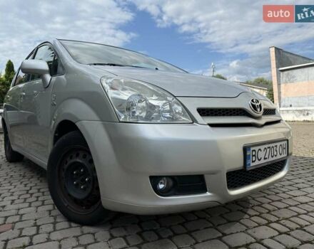 Сірий Тойота Королла Версо, об'ємом двигуна 2 л та пробігом 225 тис. км за 5100 $, фото 2 на Automoto.ua