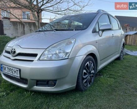 Серый Тойота Королла Версо, объемом двигателя 2.2 л и пробегом 400 тыс. км за 4500 $, фото 4 на Automoto.ua