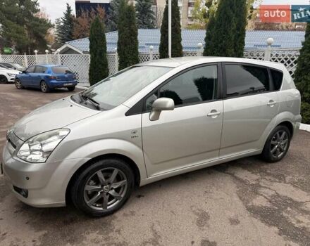 Серый Тойота Королла Версо, объемом двигателя 1.6 л и пробегом 217 тыс. км за 5600 $, фото 2 на Automoto.ua