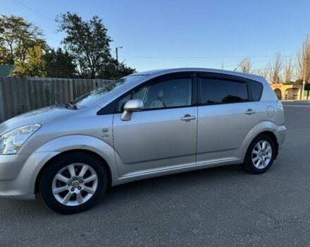 Серый Тойота Королла Версо, объемом двигателя 2 л и пробегом 285 тыс. км за 5200 $, фото 2 на Automoto.ua