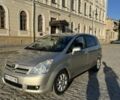 Серый Тойота Королла Версо, объемом двигателя 2 л и пробегом 305 тыс. км за 6500 $, фото 1 на Automoto.ua
