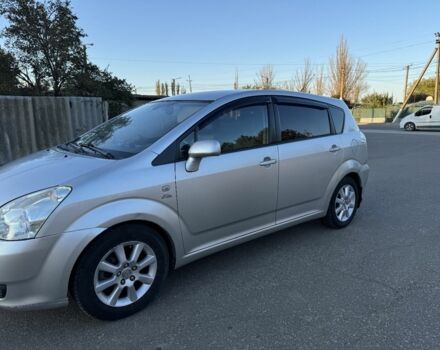 Серый Тойота Королла Версо, объемом двигателя 2 л и пробегом 285 тыс. км за 5200 $, фото 3 на Automoto.ua