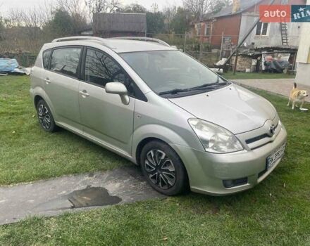 Серый Тойота Королла Версо, объемом двигателя 2.2 л и пробегом 400 тыс. км за 4500 $, фото 14 на Automoto.ua