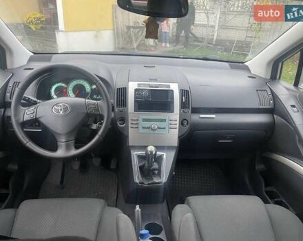 Серый Тойота Королла Версо, объемом двигателя 2.2 л и пробегом 400 тыс. км за 4500 $, фото 8 на Automoto.ua