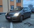 Серый Тойота Королла Версо, объемом двигателя 2 л и пробегом 370 тыс. км за 3477 $, фото 2 на Automoto.ua