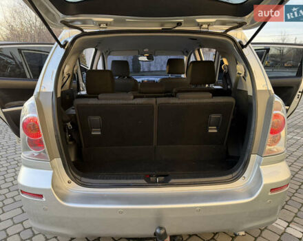 Серый Тойота Королла Версо, объемом двигателя 2.2 л и пробегом 268 тыс. км за 7850 $, фото 19 на Automoto.ua