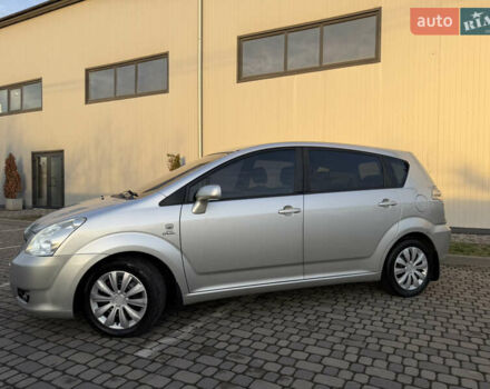 Серый Тойота Королла Версо, объемом двигателя 2.2 л и пробегом 268 тыс. км за 7850 $, фото 10 на Automoto.ua