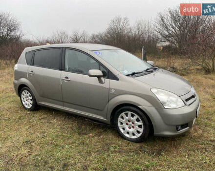 Серый Тойота Королла Версо, объемом двигателя 2.2 л и пробегом 277 тыс. км за 6800 $, фото 3 на Automoto.ua