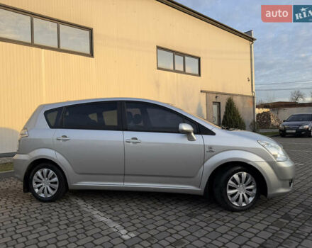 Серый Тойота Королла Версо, объемом двигателя 2.2 л и пробегом 268 тыс. км за 7850 $, фото 4 на Automoto.ua