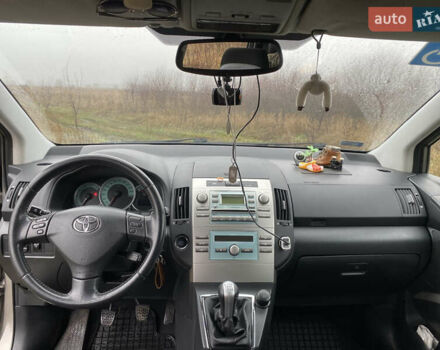 Серый Тойота Королла Версо, объемом двигателя 2.2 л и пробегом 277 тыс. км за 6800 $, фото 8 на Automoto.ua