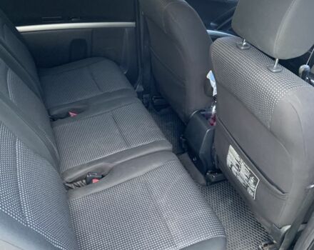 Серый Тойота Королла Версо, объемом двигателя 2.2 л и пробегом 293 тыс. км за 5500 $, фото 5 на Automoto.ua