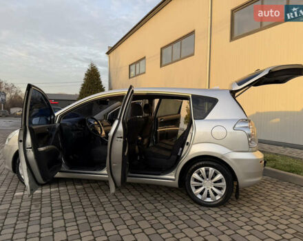 Серый Тойота Королла Версо, объемом двигателя 2.2 л и пробегом 268 тыс. км за 7850 $, фото 21 на Automoto.ua