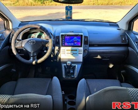 Серый Тойота Королла Версо, объемом двигателя 2.2 л и пробегом 183 тыс. км за 6500 $, фото 4 на Automoto.ua