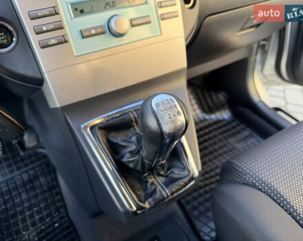Серый Тойота Королла Версо, объемом двигателя 2.2 л и пробегом 268 тыс. км за 7850 $, фото 40 на Automoto.ua