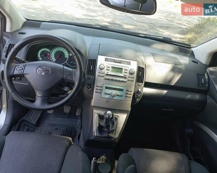 Сірий Тойота Королла Версо, об'ємом двигуна 2.2 л та пробігом 194 тис. км за 7300 $, фото 6 на Automoto.ua
