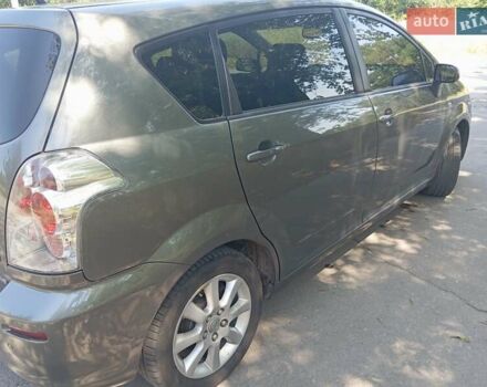 Сірий Тойота Королла Версо, об'ємом двигуна 2.2 л та пробігом 194 тис. км за 7300 $, фото 4 на Automoto.ua