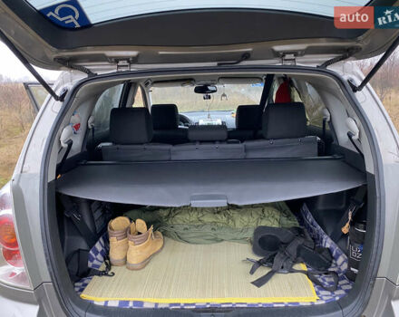 Серый Тойота Королла Версо, объемом двигателя 2.2 л и пробегом 277 тыс. км за 6800 $, фото 6 на Automoto.ua