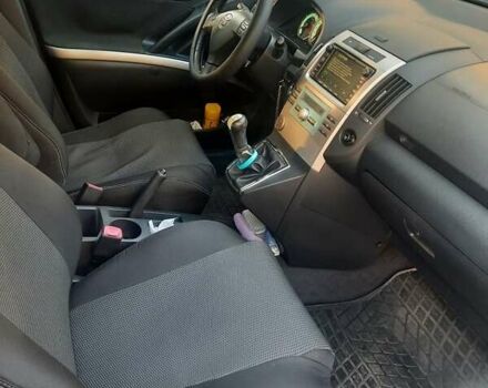 Серый Тойота Королла Версо, объемом двигателя 2.2 л и пробегом 230 тыс. км за 7200 $, фото 6 на Automoto.ua