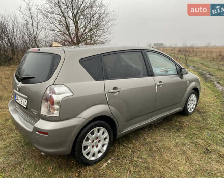 Серый Тойота Королла Версо, объемом двигателя 2.2 л и пробегом 277 тыс. км за 6800 $, фото 5 на Automoto.ua