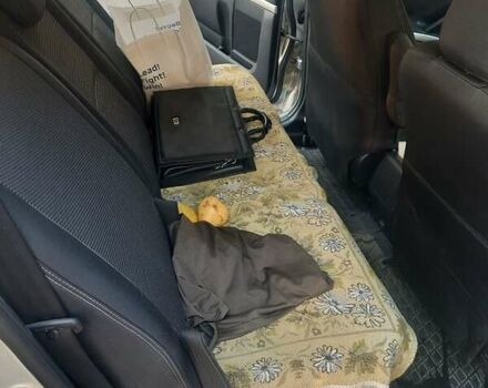 Серый Тойота Королла Версо, объемом двигателя 2.2 л и пробегом 230 тыс. км за 7200 $, фото 7 на Automoto.ua