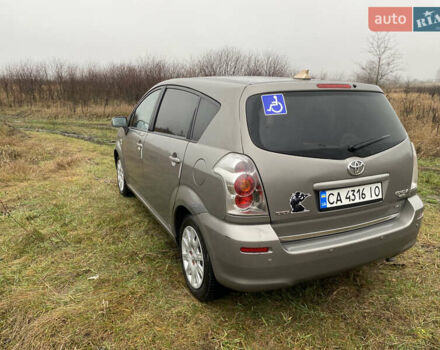 Серый Тойота Королла Версо, объемом двигателя 2.2 л и пробегом 277 тыс. км за 6800 $, фото 10 на Automoto.ua