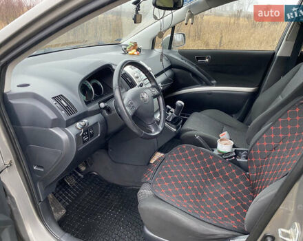 Серый Тойота Королла Версо, объемом двигателя 2.2 л и пробегом 277 тыс. км за 6800 $, фото 9 на Automoto.ua