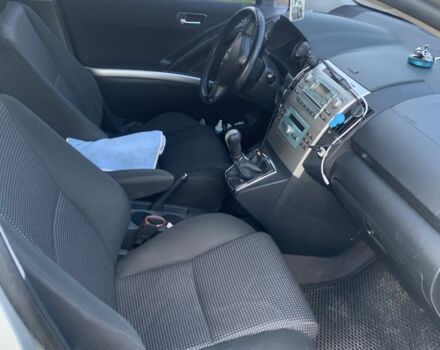 Серый Тойота Королла Версо, объемом двигателя 2.2 л и пробегом 293 тыс. км за 5500 $, фото 4 на Automoto.ua