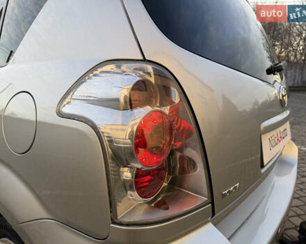 Серый Тойота Королла Версо, объемом двигателя 2.2 л и пробегом 268 тыс. км за 7850 $, фото 16 на Automoto.ua