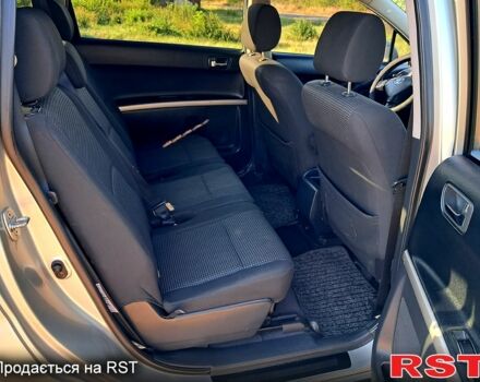 Серый Тойота Королла Версо, объемом двигателя 2.2 л и пробегом 183 тыс. км за 6500 $, фото 7 на Automoto.ua