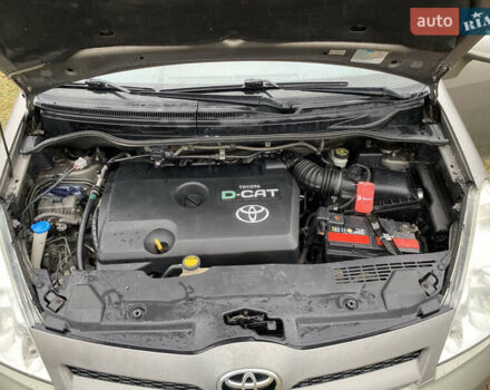 Серый Тойота Королла Версо, объемом двигателя 2.2 л и пробегом 277 тыс. км за 6800 $, фото 4 на Automoto.ua