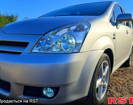 Серый Тойота Королла Версо, объемом двигателя 2.2 л и пробегом 183 тыс. км за 6500 $, фото 3 на Automoto.ua