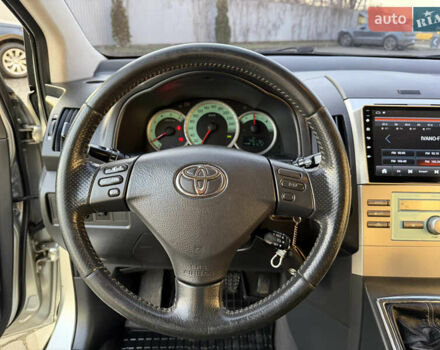 Серый Тойота Королла Версо, объемом двигателя 2.2 л и пробегом 268 тыс. км за 7850 $, фото 49 на Automoto.ua