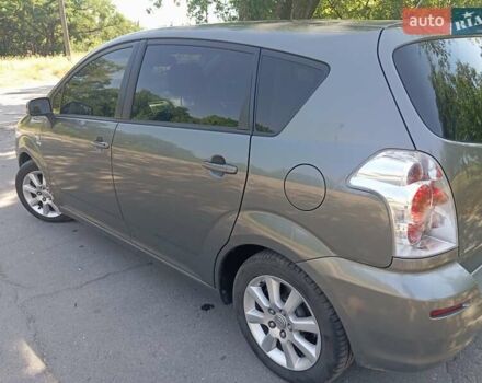 Сірий Тойота Королла Версо, об'ємом двигуна 2.2 л та пробігом 194 тис. км за 7300 $, фото 5 на Automoto.ua