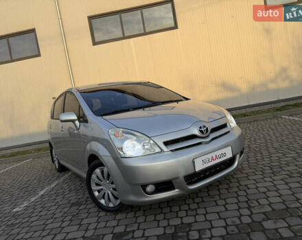 Серый Тойота Королла Версо, объемом двигателя 2.2 л и пробегом 268 тыс. км за 7850 $, фото 1 на Automoto.ua