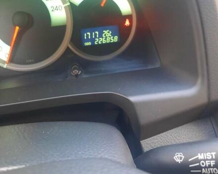 Серый Тойота Королла Версо, объемом двигателя 2.2 л и пробегом 230 тыс. км за 7200 $, фото 13 на Automoto.ua