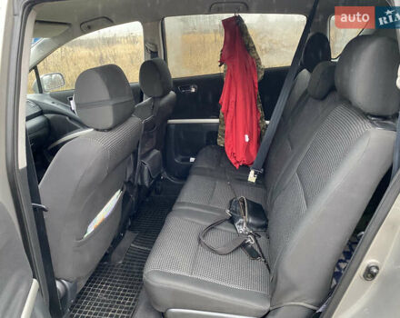 Серый Тойота Королла Версо, объемом двигателя 2.2 л и пробегом 277 тыс. км за 6800 $, фото 7 на Automoto.ua
