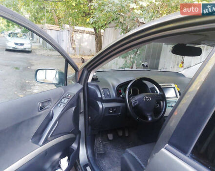 Серый Тойота Королла Версо, объемом двигателя 2.23 л и пробегом 330 тыс. км за 5950 $, фото 10 на Automoto.ua