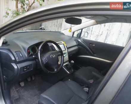 Серый Тойота Королла Версо, объемом двигателя 2.23 л и пробегом 330 тыс. км за 5950 $, фото 11 на Automoto.ua
