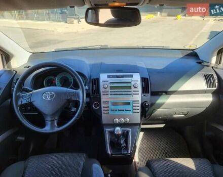 Серый Тойота Королла Версо, объемом двигателя 2.2 л и пробегом 256 тыс. км за 6500 $, фото 5 на Automoto.ua