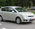 Серый Тойота Королла Версо, объемом двигателя 1.8 л и пробегом 185 тыс. км за 7700 $, фото 1 на Automoto.ua