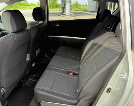 Серый Тойота Королла Версо, объемом двигателя 2.2 л и пробегом 214 тыс. км за 6800 $, фото 6 на Automoto.ua