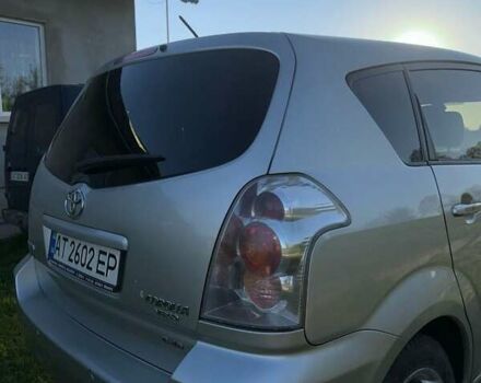 Сірий Тойота Королла Версо, об'ємом двигуна 2.2 л та пробігом 229 тис. км за 6500 $, фото 5 на Automoto.ua