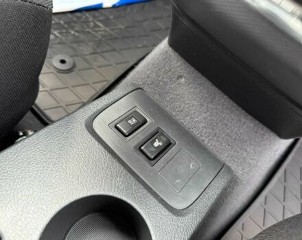 Серый Тойота Королла Версо, объемом двигателя 2.2 л и пробегом 214 тыс. км за 6800 $, фото 4 на Automoto.ua