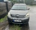 Серый Тойота Королла Версо, объемом двигателя 2 л и пробегом 165 тыс. км за 2600 $, фото 7 на Automoto.ua
