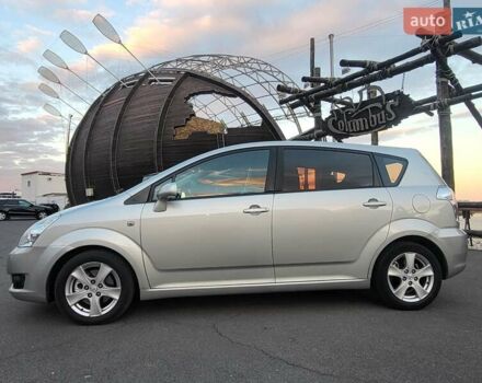 Серый Тойота Королла Версо, объемом двигателя 2.2 л и пробегом 197 тыс. км за 7300 $, фото 18 на Automoto.ua