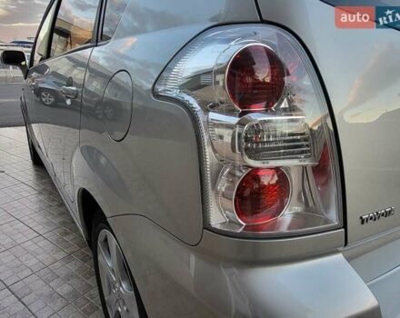Серый Тойота Королла Версо, объемом двигателя 2.2 л и пробегом 197 тыс. км за 7300 $, фото 28 на Automoto.ua