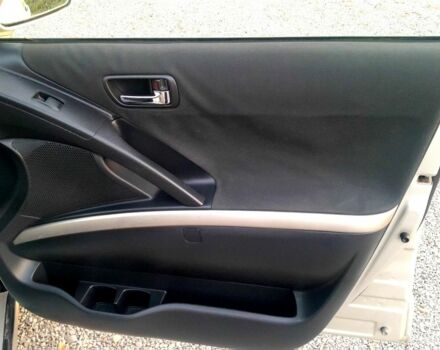 Серый Тойота Королла Версо, объемом двигателя 2 л и пробегом 295 тыс. км за 2699 $, фото 6 на Automoto.ua