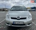 Серый Тойота Королла Версо, объемом двигателя 2.23 л и пробегом 266 тыс. км за 6500 $, фото 2 на Automoto.ua